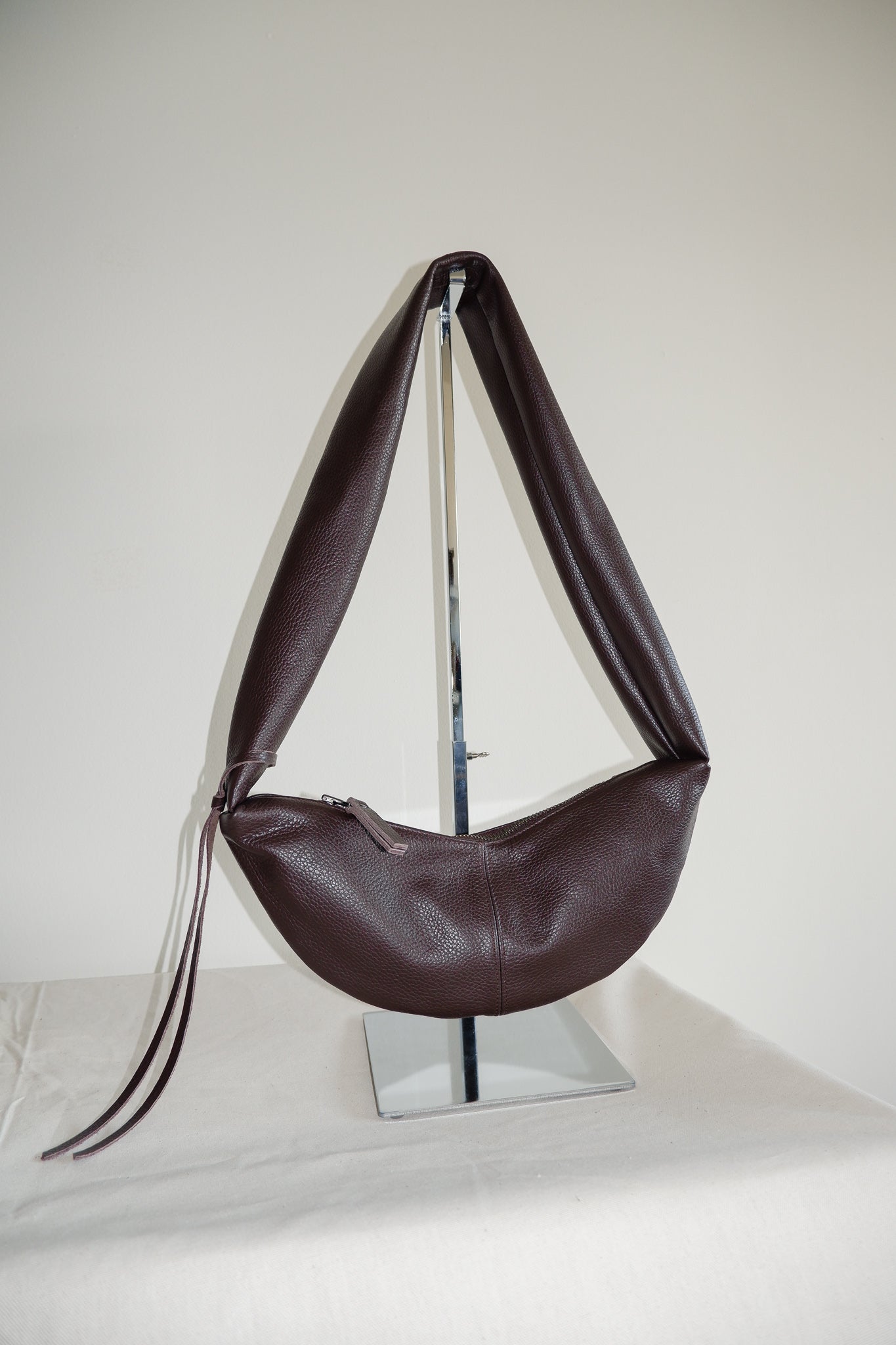 Banana Bag XS Chocolat | Small Crossbody – NONA